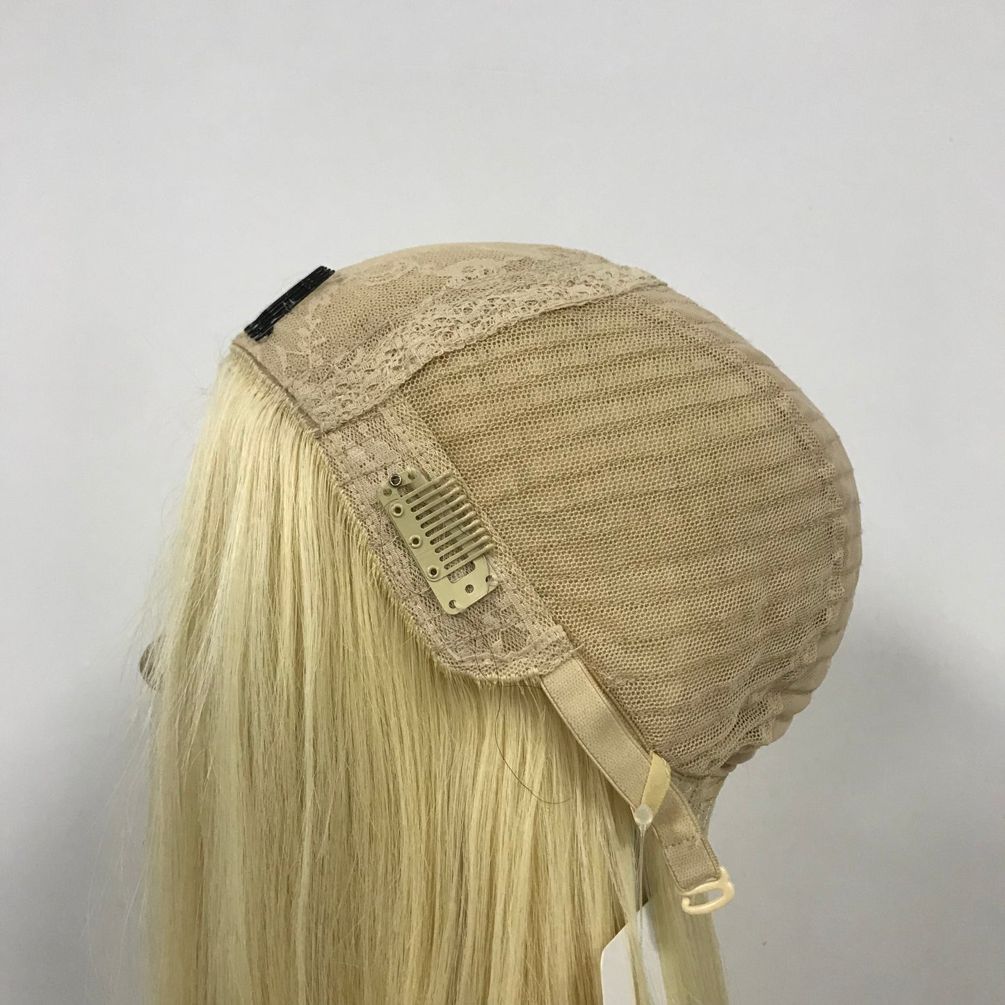 HIGHT QUALITY LIGHT HAIR NATURAL LOOKING SILK TOP WIG